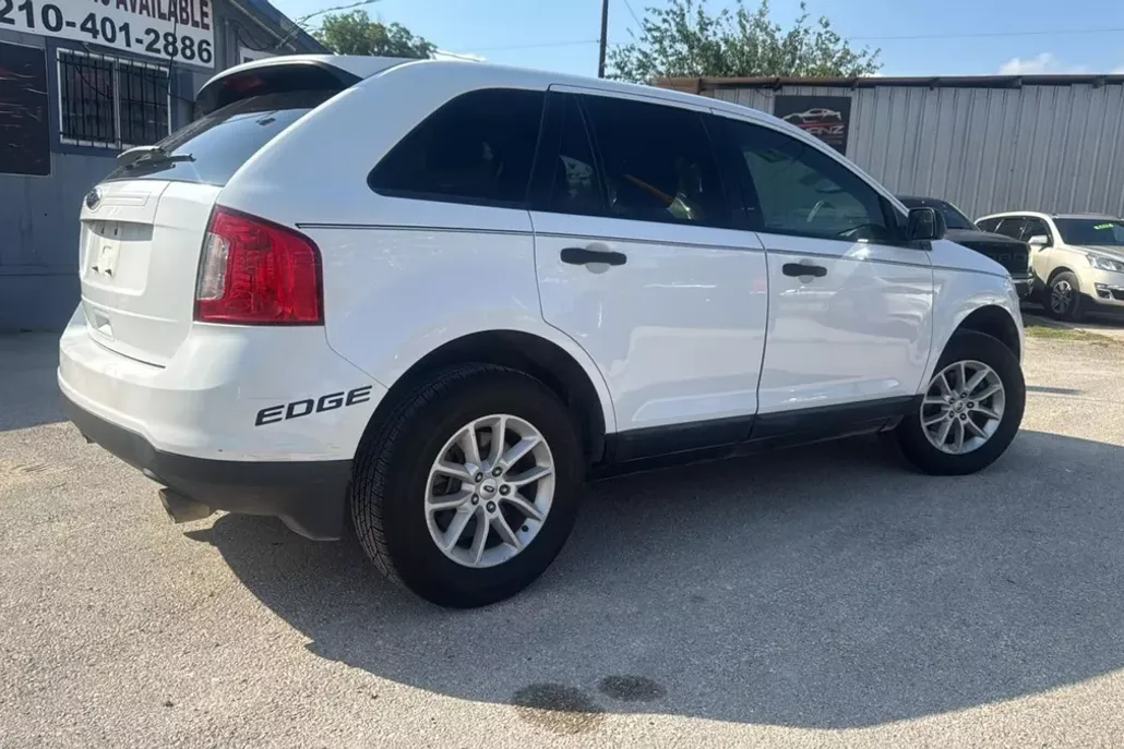 2014 Ford Edge SE Sport photo 1