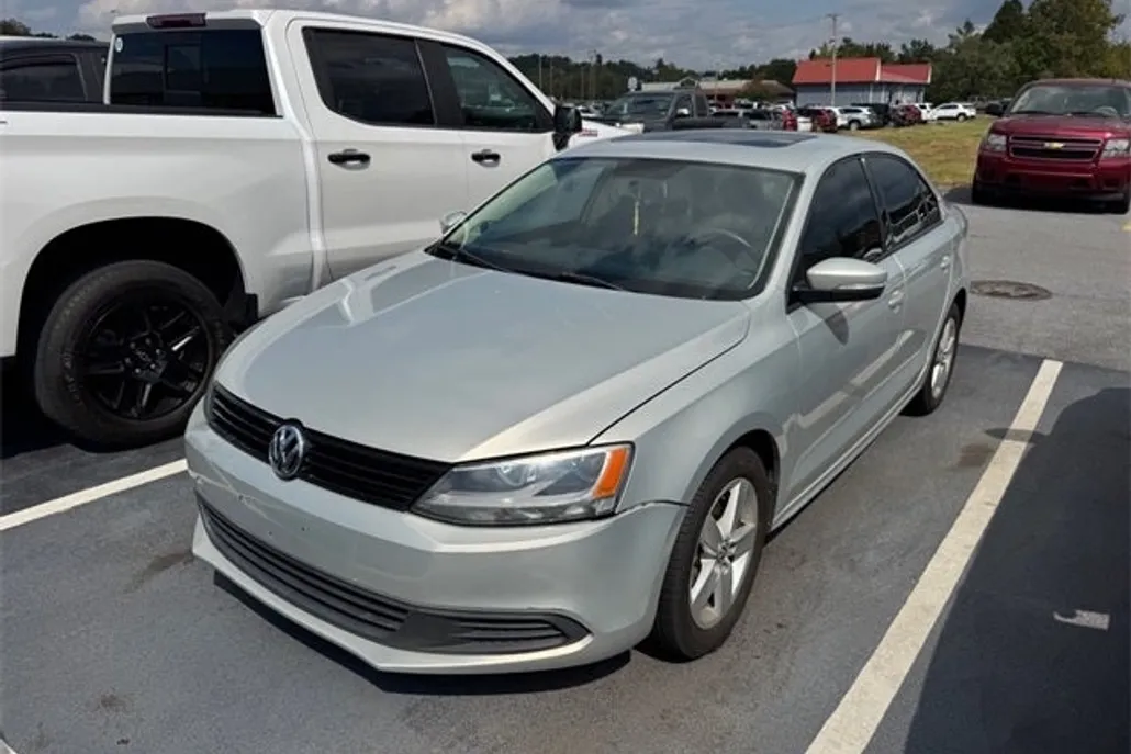 2011 Volkswagen Jetta TDI photo 1