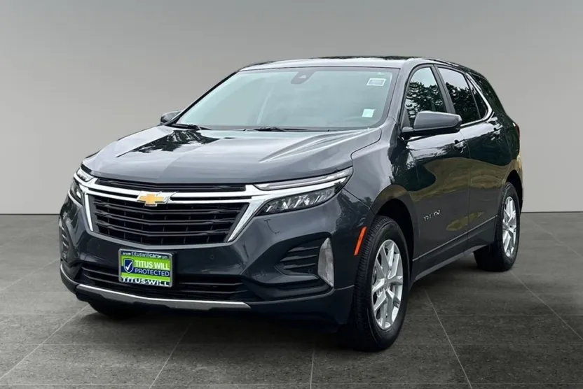2023 Chevrolet Equinox LT photo 1