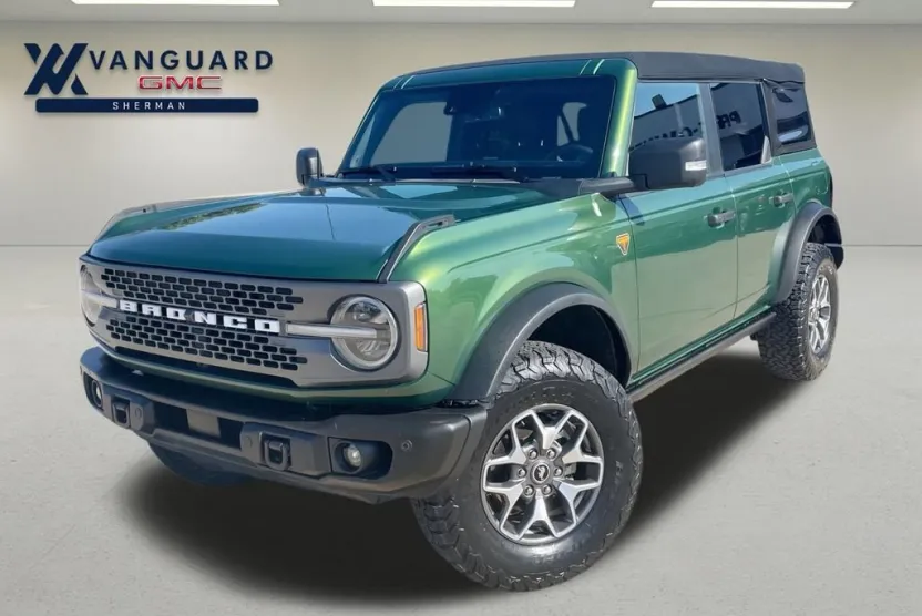 2023 Ford Bronco Badlands photo 1