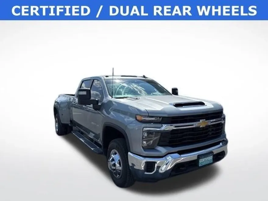 2024 Chevrolet Silverado 3500HD LT photo 1