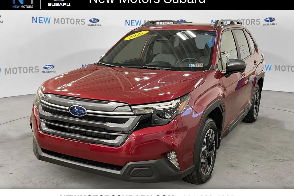 2025 Subaru Forester Premium photo 1