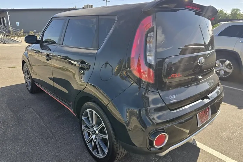 2017 Kia Soul Exclaim photo 1
