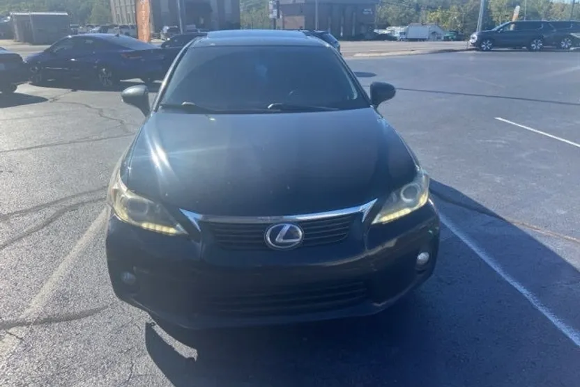 2011 Lexus CT 200h photo 1