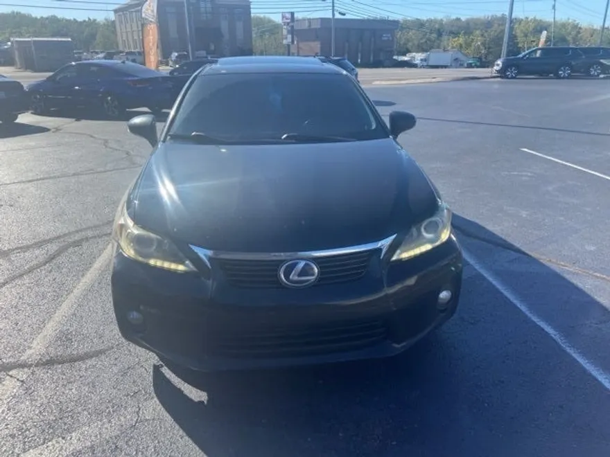 2011 Lexus CT 200h photo 1
