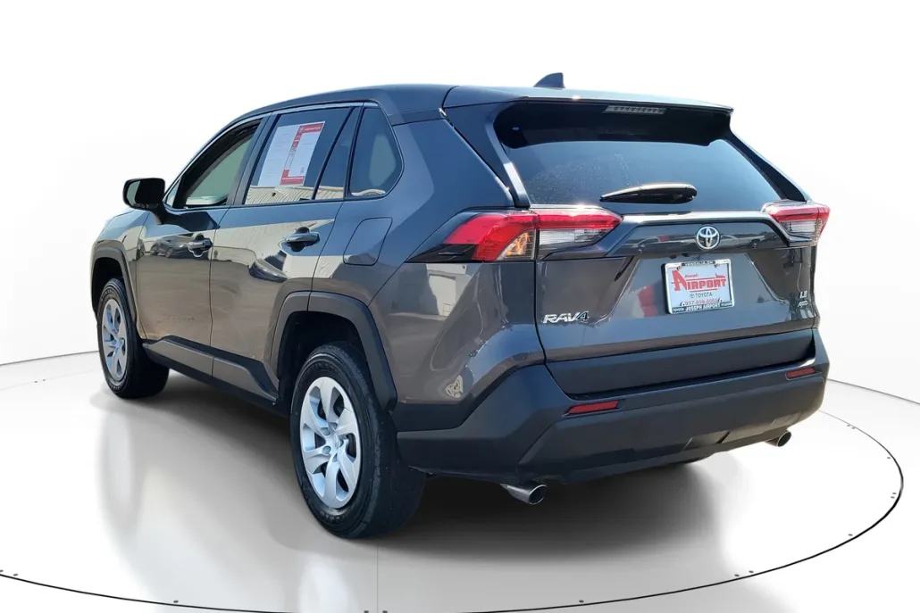 2024 Toyota RAV4 LE photo 1