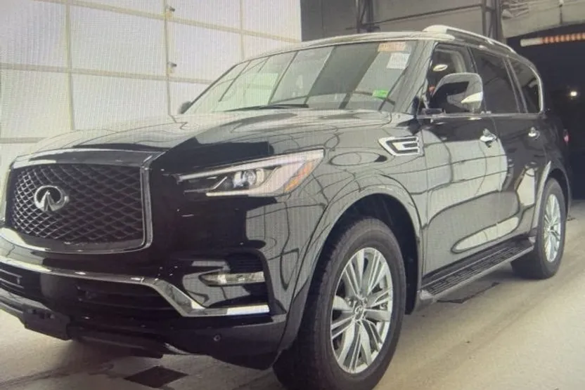 2024 Infiniti QX80 Luxe photo 1