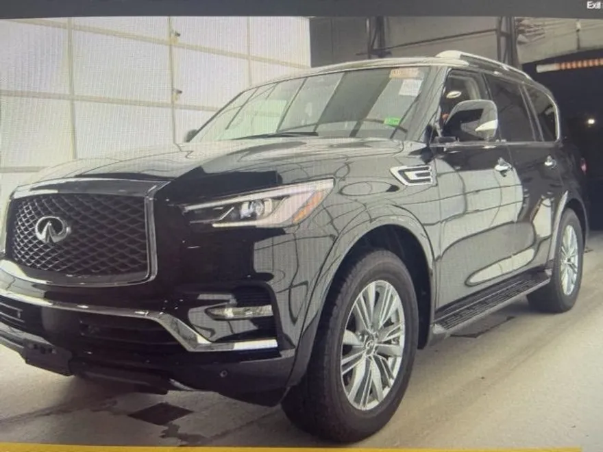2024 Infiniti QX80 Luxe photo 1