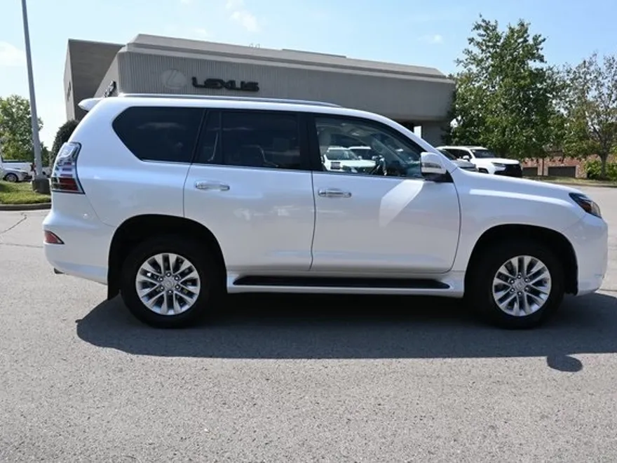 2023 Lexus GX 460 photo 1