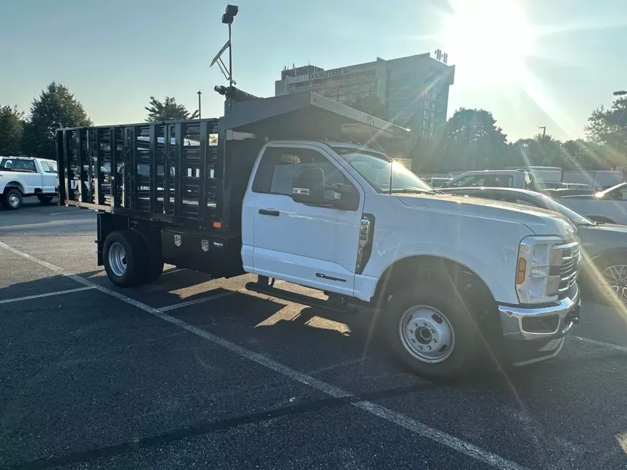 2024 Ford F-350 photo 1