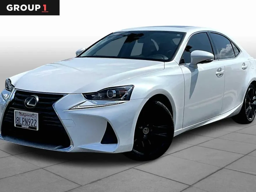 2019 Lexus IS 300 photo 1