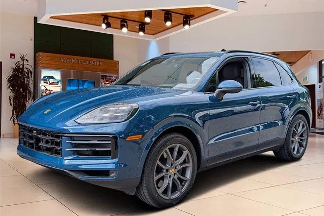 2024 Porsche Cayenne Base photo 1