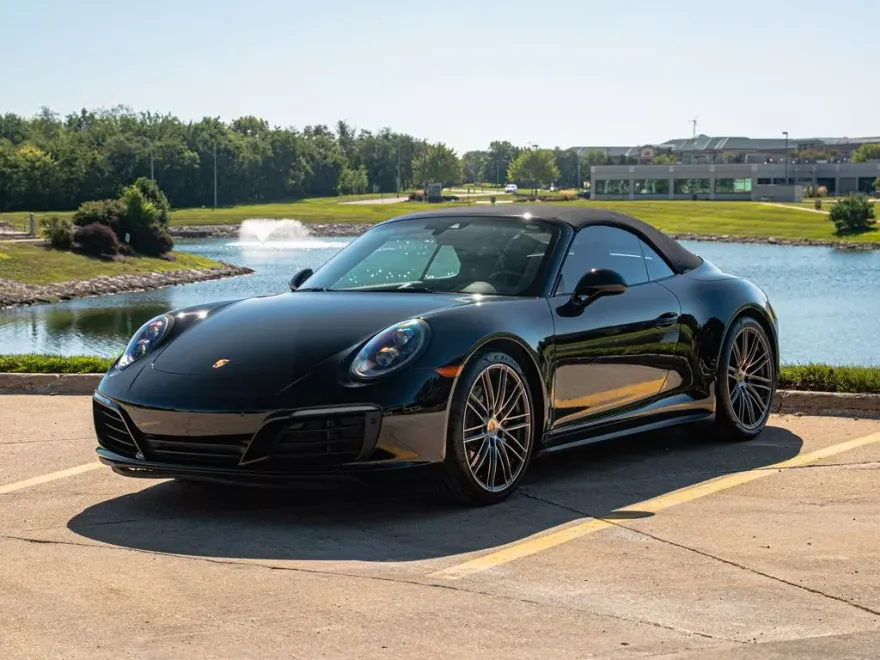 2018 Porsche 911 4S Cabriolet photo 1