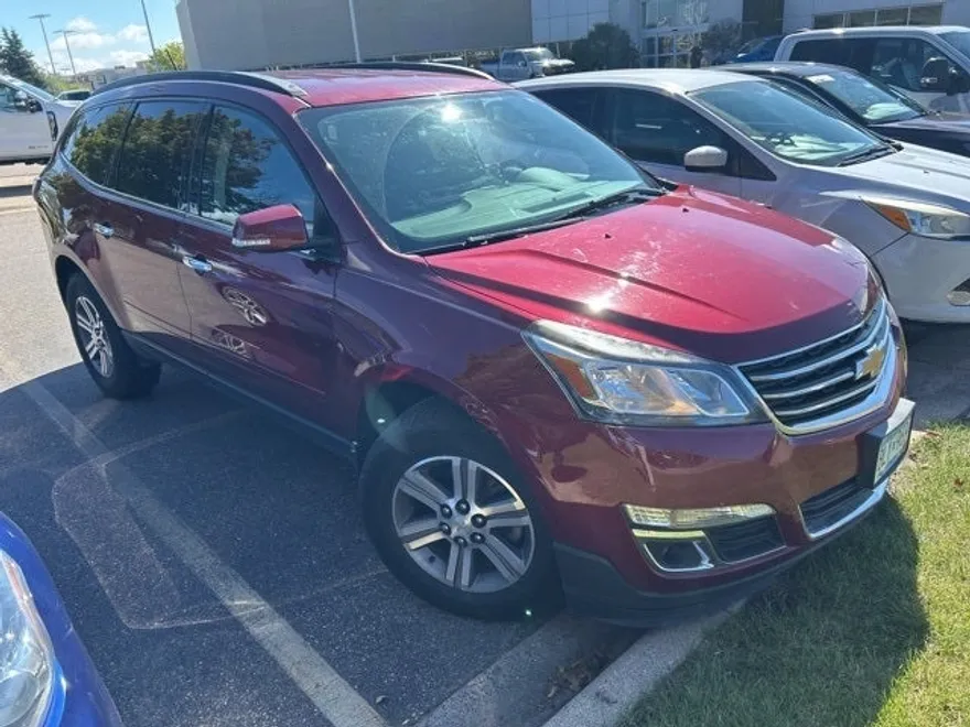 2016 Chevrolet Traverse 1LT photo 1
