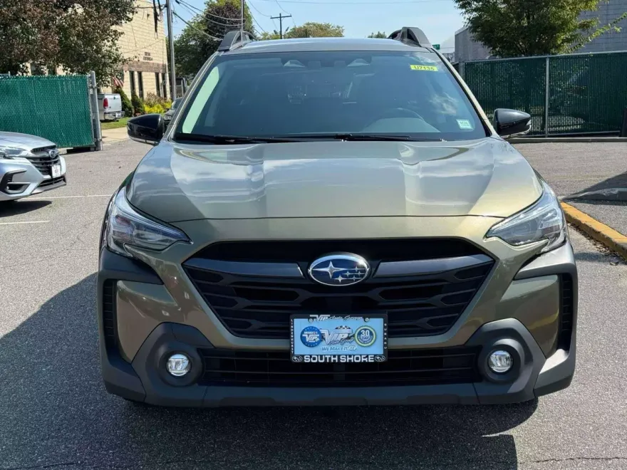 2024 Subaru Outback Premium photo 1