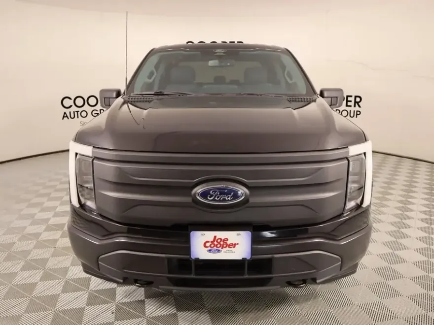 2022 Ford F-150 Lightning photo 1