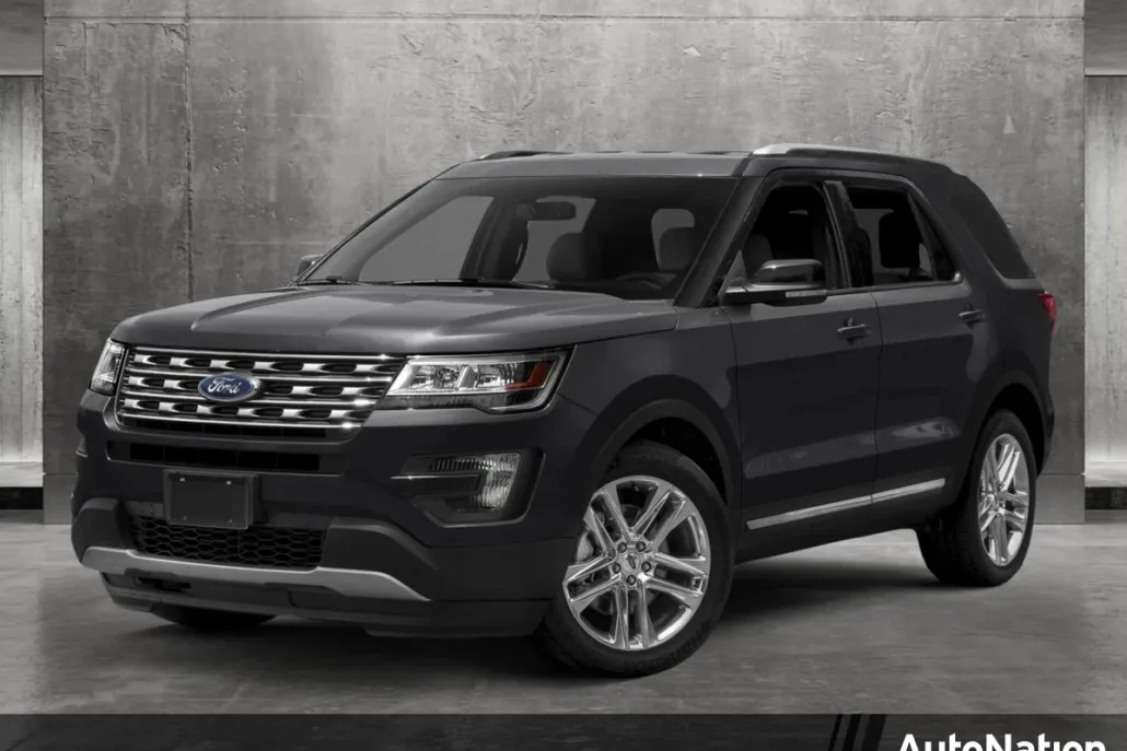 2017 Ford Explorer XLT photo 1