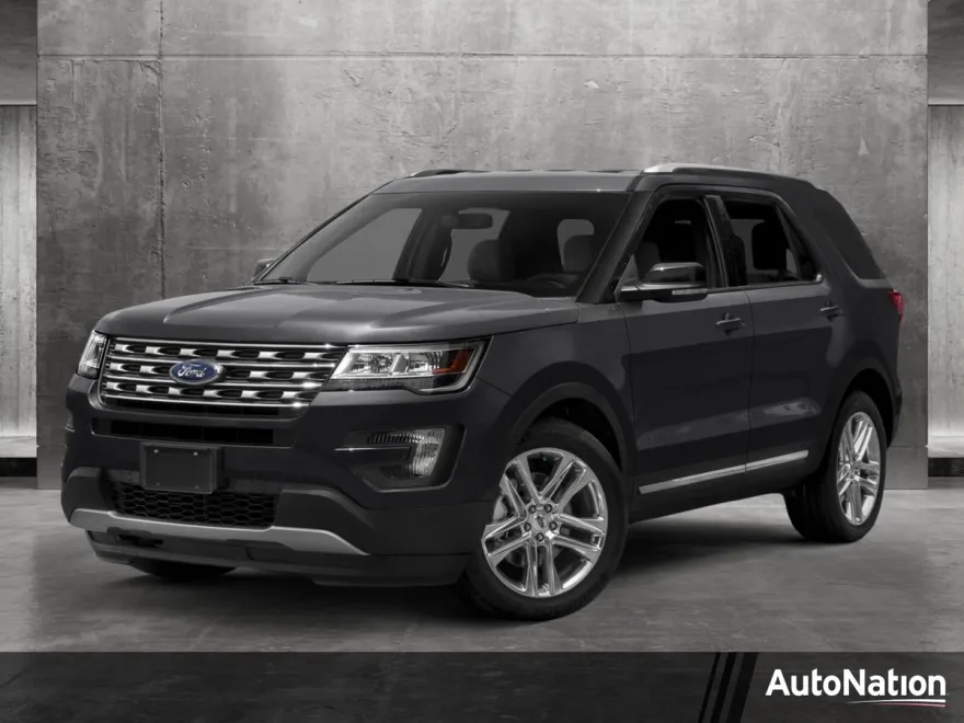2017 Ford Explorer XLT photo 1