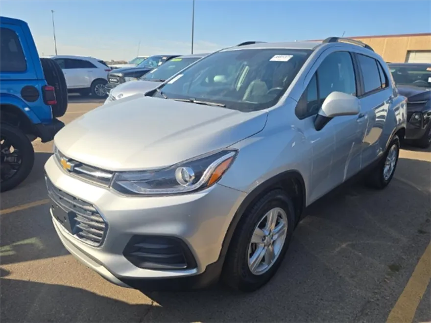 2021 Chevrolet Trax LT photo 1