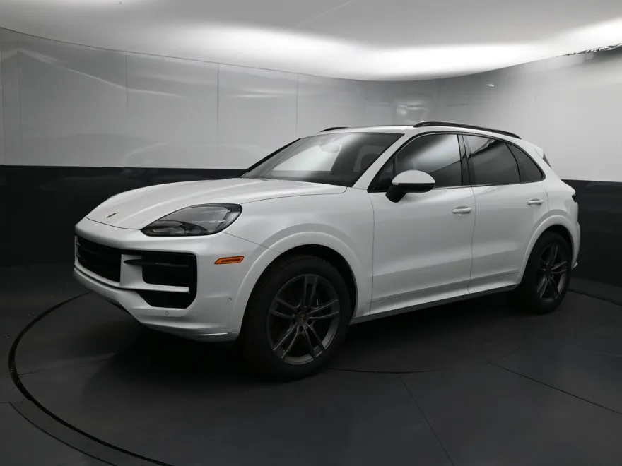 2025 Porsche Cayenne photo 1