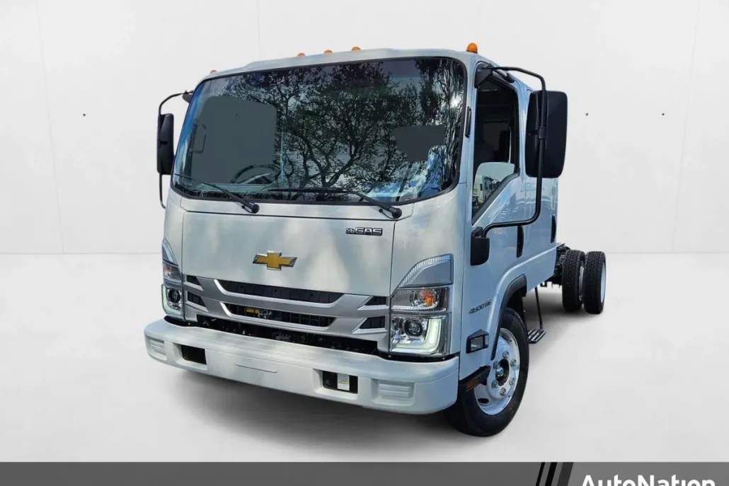2025 Chevrolet Silverado 4500HD photo 1
