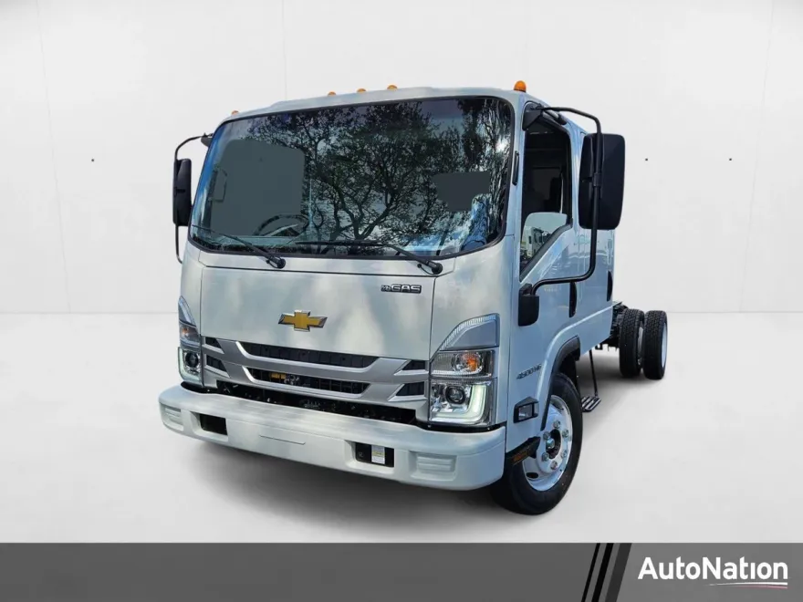 2025 Chevrolet Silverado 4500HD photo 1