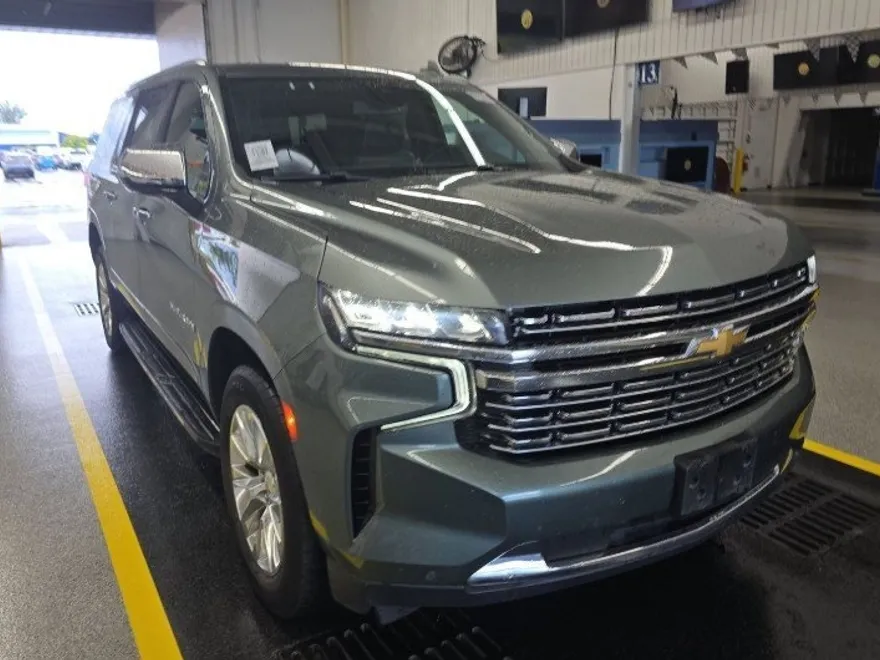 2023 Chevrolet Suburban Premier photo 1
