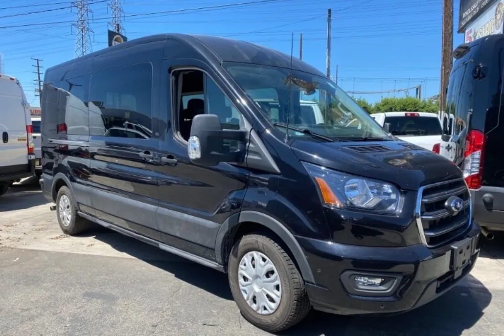 2020 Ford Transit Passenger XLT photo 1