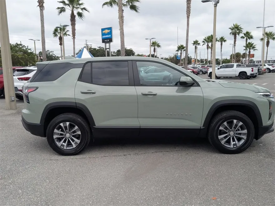 2026 Chevrolet Equinox LT photo 1