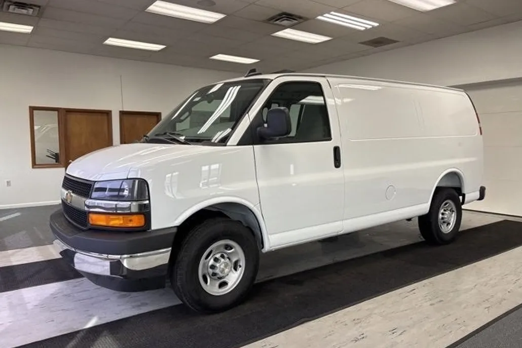 2025 Chevrolet Express Cargo 2500 photo 1