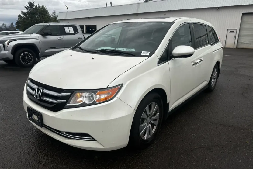 2016 Honda Odyssey EX-L photo 1