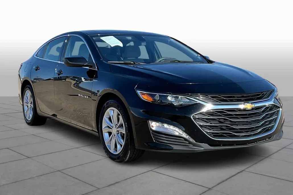 2022 Chevrolet Malibu photo 1
