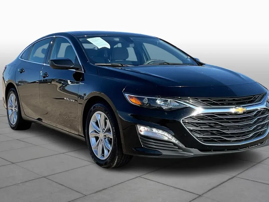 2022 Chevrolet Malibu photo 1