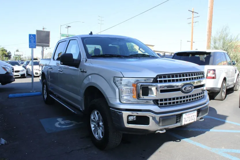 2019 Ford F-150 XLT photo 1