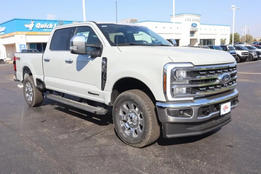 2026 Ford F-250 Lariat photo 1