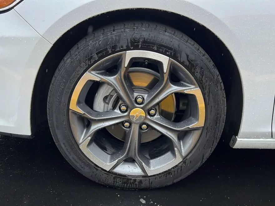 2024 Chevrolet Malibu 1LT photo 1