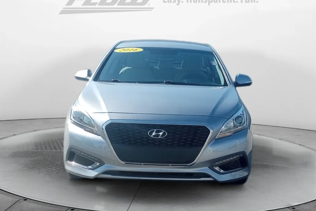 2016 Hyundai Sonata Hybrid SE photo 1