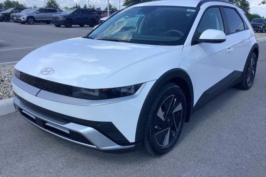 2025 Hyundai Ioniq 5 SEL photo 1