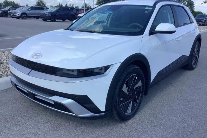 2025 Hyundai Ioniq 5 SEL photo 1