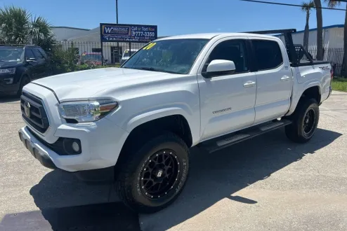 2020 Toyota Tacoma SR5 photo 2