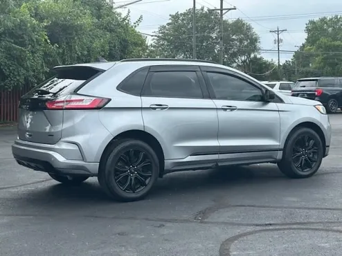 2023 Ford Edge SE photo 4