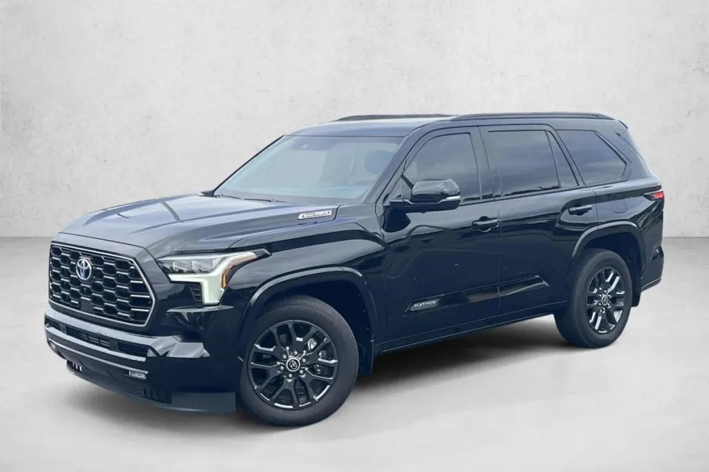 2023 Toyota Sequoia Platinum photo 1
