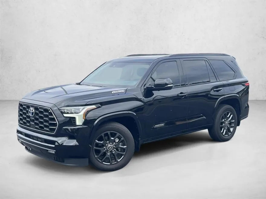 2023 Toyota Sequoia Platinum photo 1