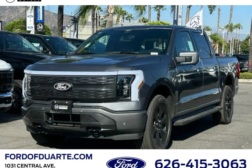 2025 Ford F-150 Lightning Platinum photo 1