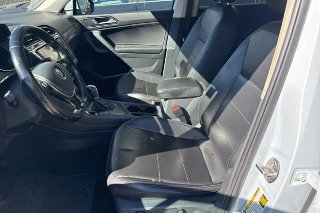 2018 Volkswagen Tiguan SEL photo 1