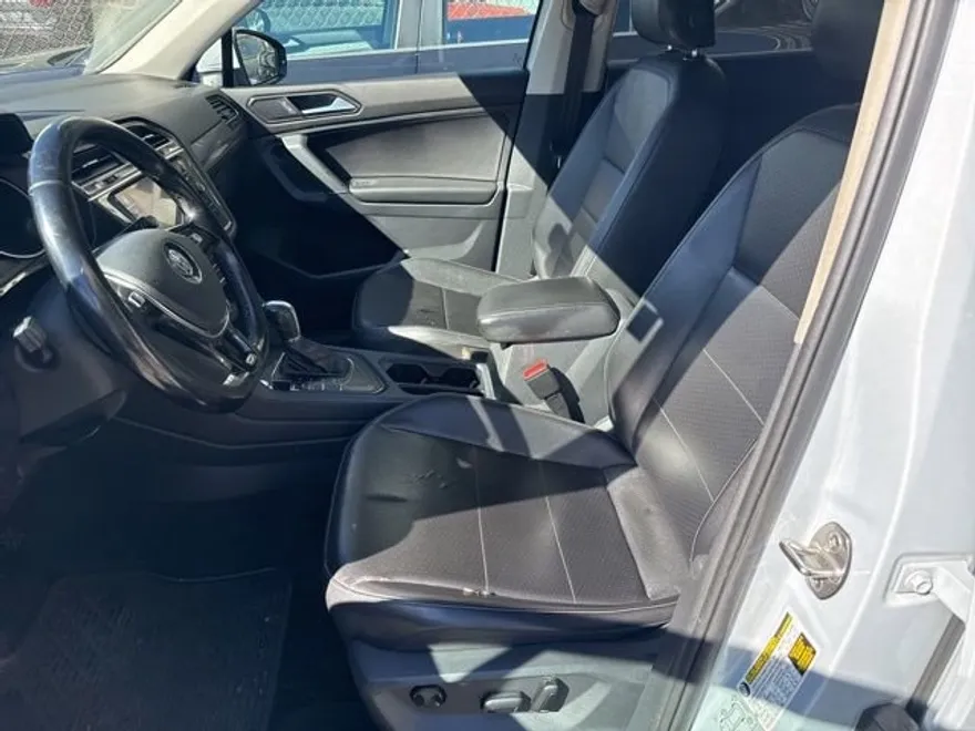 2018 Volkswagen Tiguan SEL photo 1