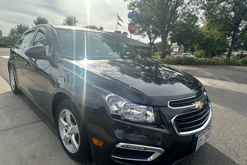 2016 Chevrolet Cruze photo 1