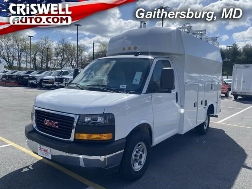 2024 Gmc Savana Cutaway 3500 photo 1