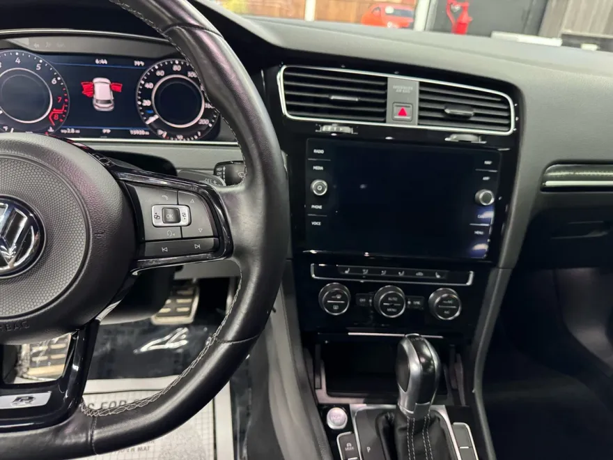 2018 Volkswagen Golf R Base photo 24