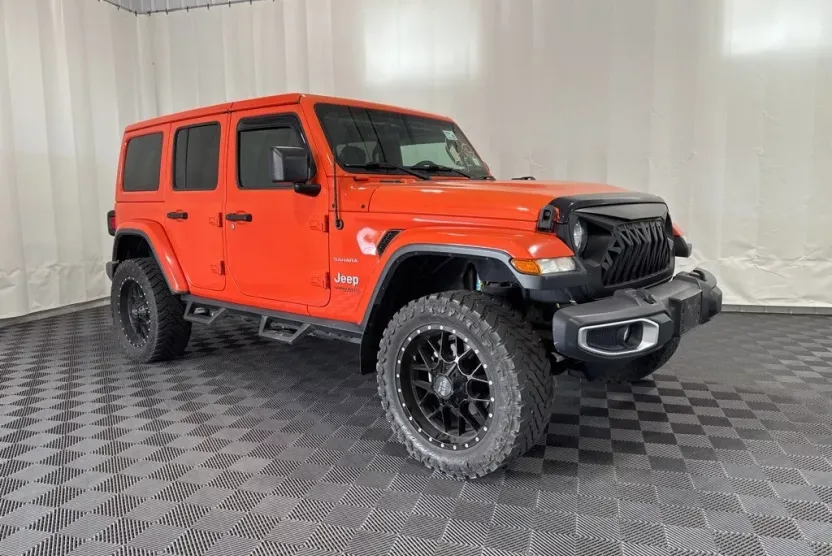 2019 Jeep Wrangler Unlimited Sahara photo 1